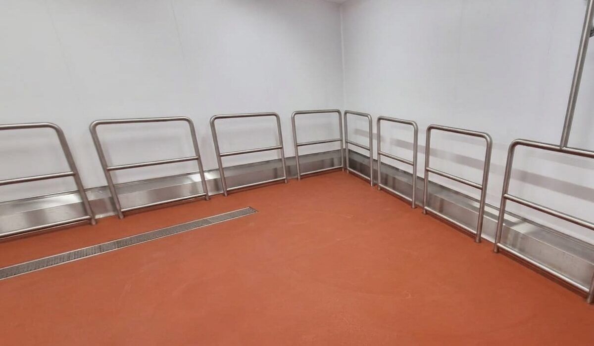 floor kerb barrier